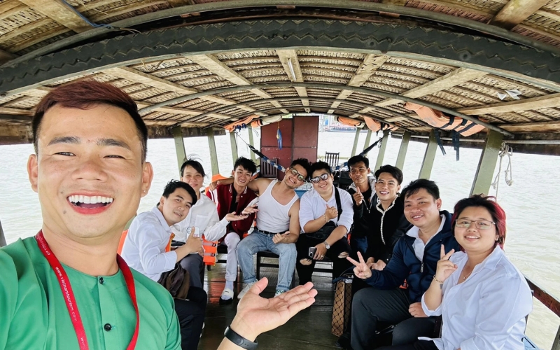 hướng dẫn viên du lịch